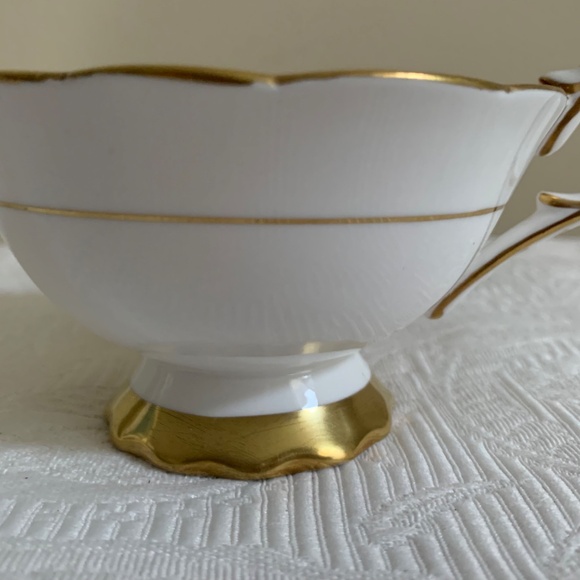 Royal Standard Wide Mouth Deep Red Cup & Saucer - Picture 4 of 5